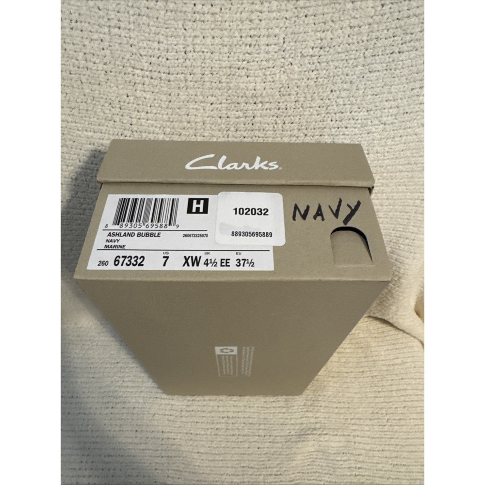 Clarks Ashland Bubble Navy Leather Women's Loafers Cushion Soft Shoes 7 XW New - Picture 16 of 16